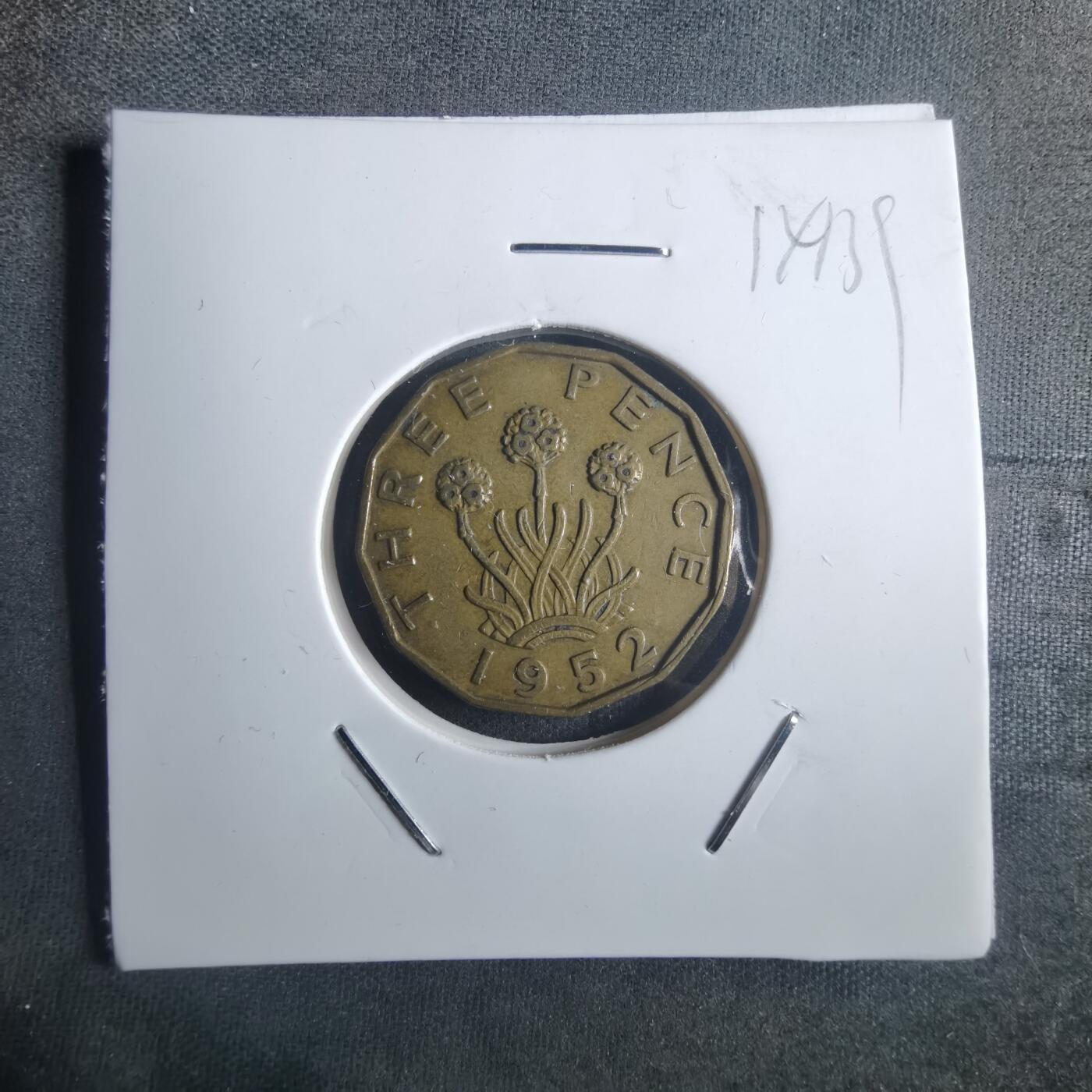 沼泽如烟--第914场 英国1952年3便士