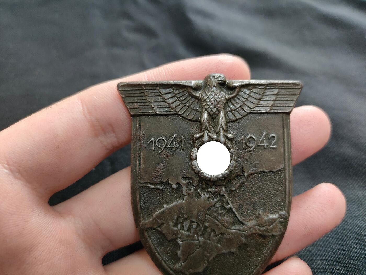 时顺第二十六拍 铭记历史，珍爱和平 克里米亚盾章，该勋章授予参与1941-1942年克里米亚战役的德军第11集团军及罗马尼亚第3集团军官兵