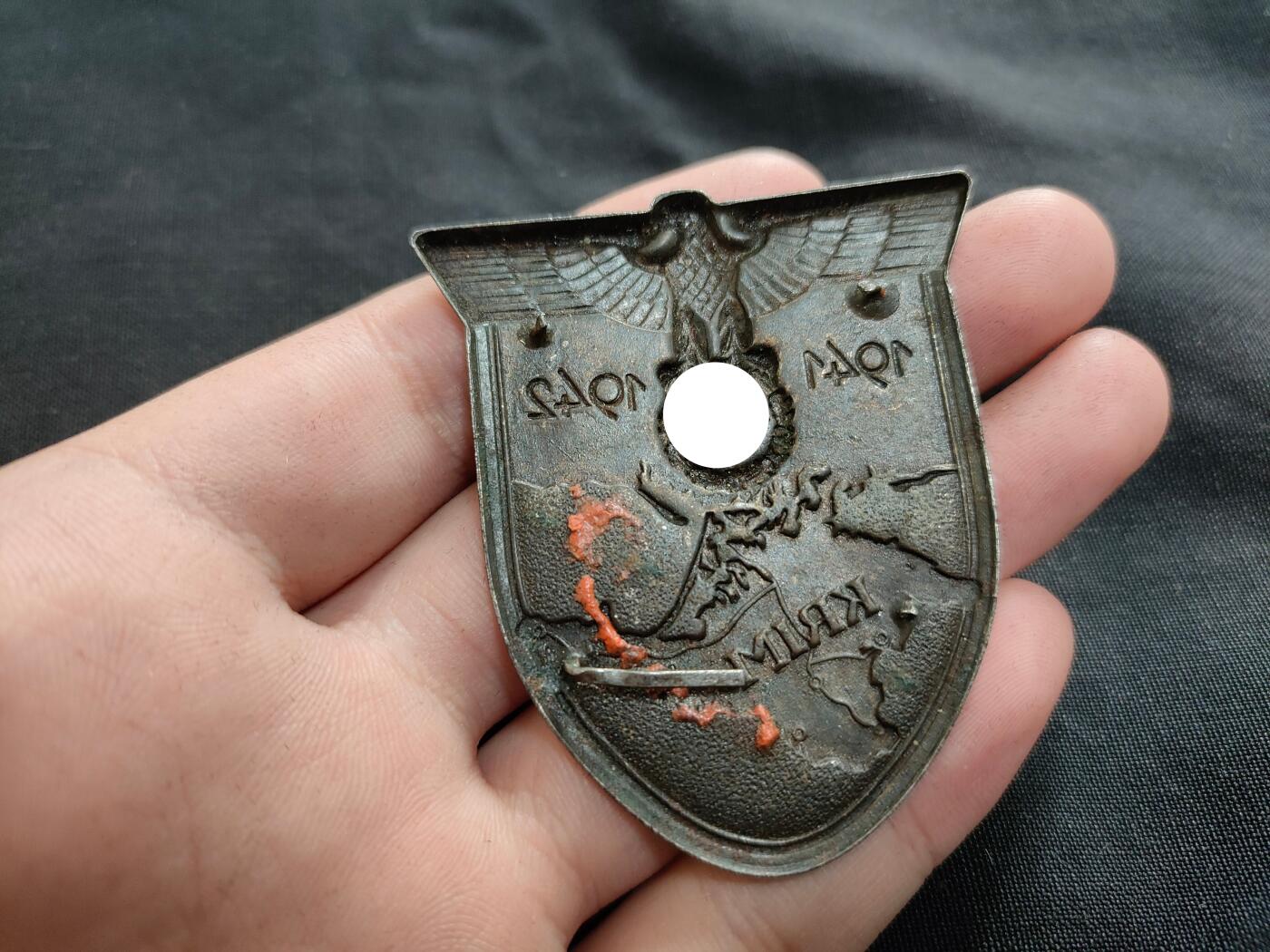 时顺第二十六拍 铭记历史，珍爱和平 克里米亚盾章，该勋章授予参与1941-1942年克里米亚战役的德军第11集团军及罗马尼亚第3集团军官兵