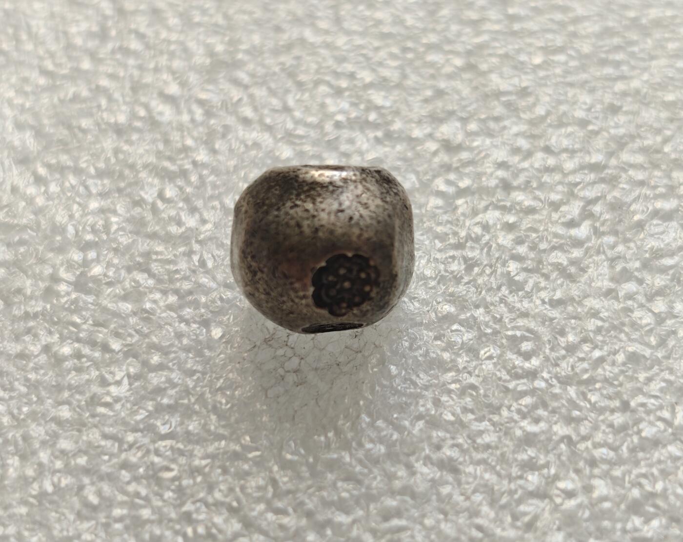 瓶子🏺第218期拍卖会  拉玛三世四世屁股锭银锭  1泰铢银锭  深打好品  这个品种好品越来越贵  目前基本都在150刀以上了