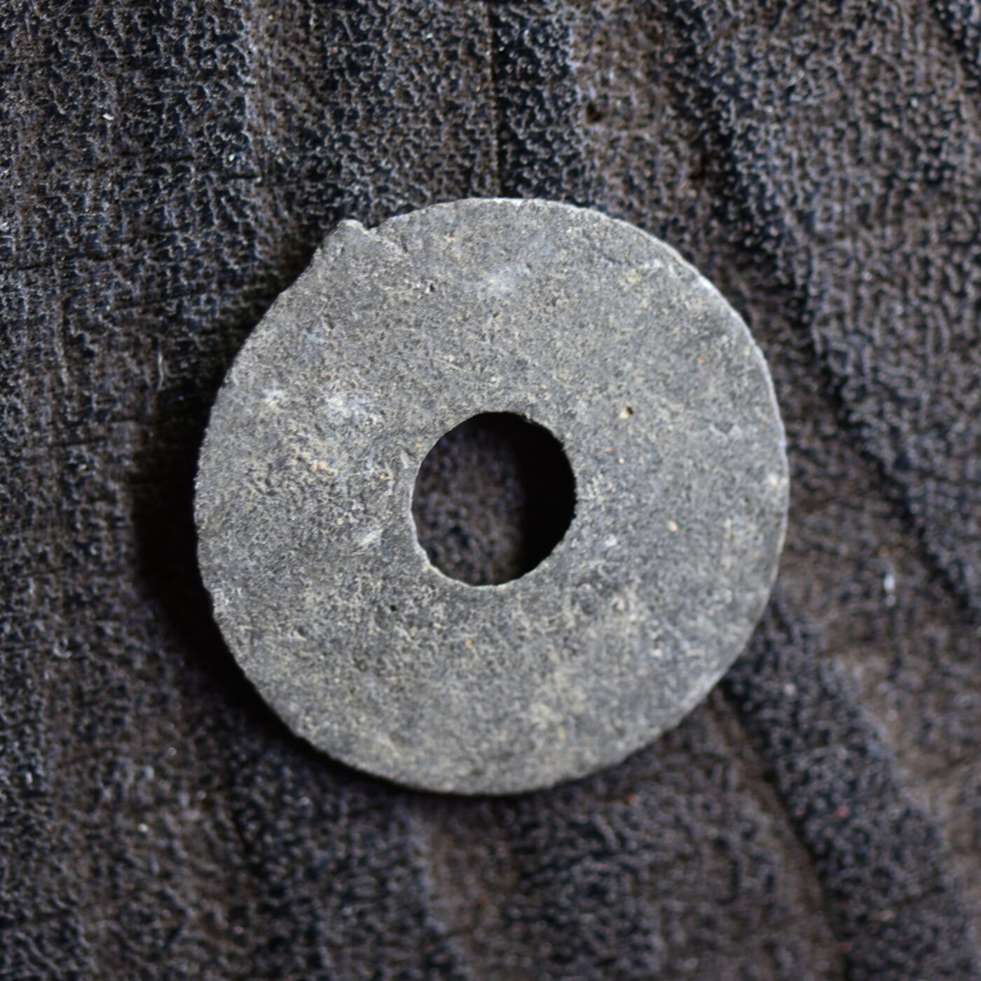 【良泉】第42期【自动场】12月4日晚19.30点开拍！99枚域外古代钱币专场  17-18世纪【海上丝绸之路】东南亚圆孔锡钱，0.91克