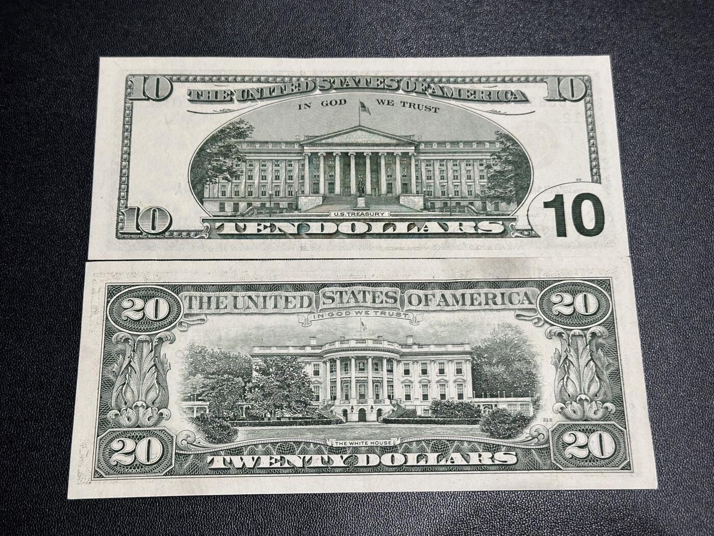 《外钞收藏家》第五百八十八期（优质场）（本平台长期征集拍品、欢迎藏友们联系合作） 1999年美国大头版10美元+1990年美国小头版20美元 2张一起 UNC-