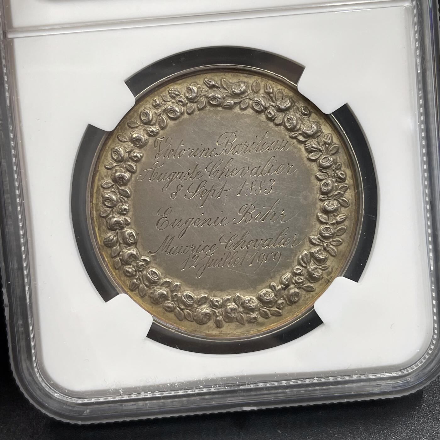 「木头集藏」章牌精品专场！ Gayrard～法国银婚纪念银章，MS 61，直径：37mm，手指边铭，少见版本，彩色氧化很美。