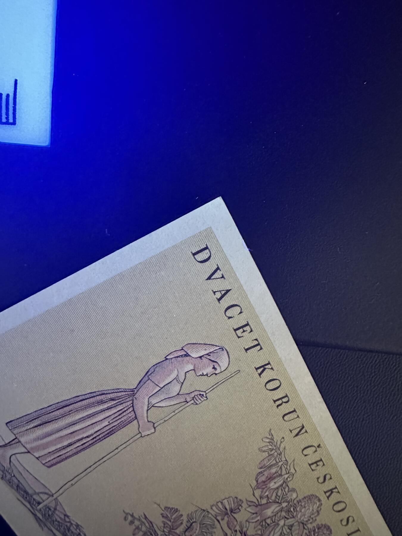 《外钞收藏家》第五百八十八期（优质场）（本平台长期征集拍品、欢迎藏友们联系合作） 1949年捷克斯洛伐克20克朗 花环女孩 全新 角轻微不明显潮点