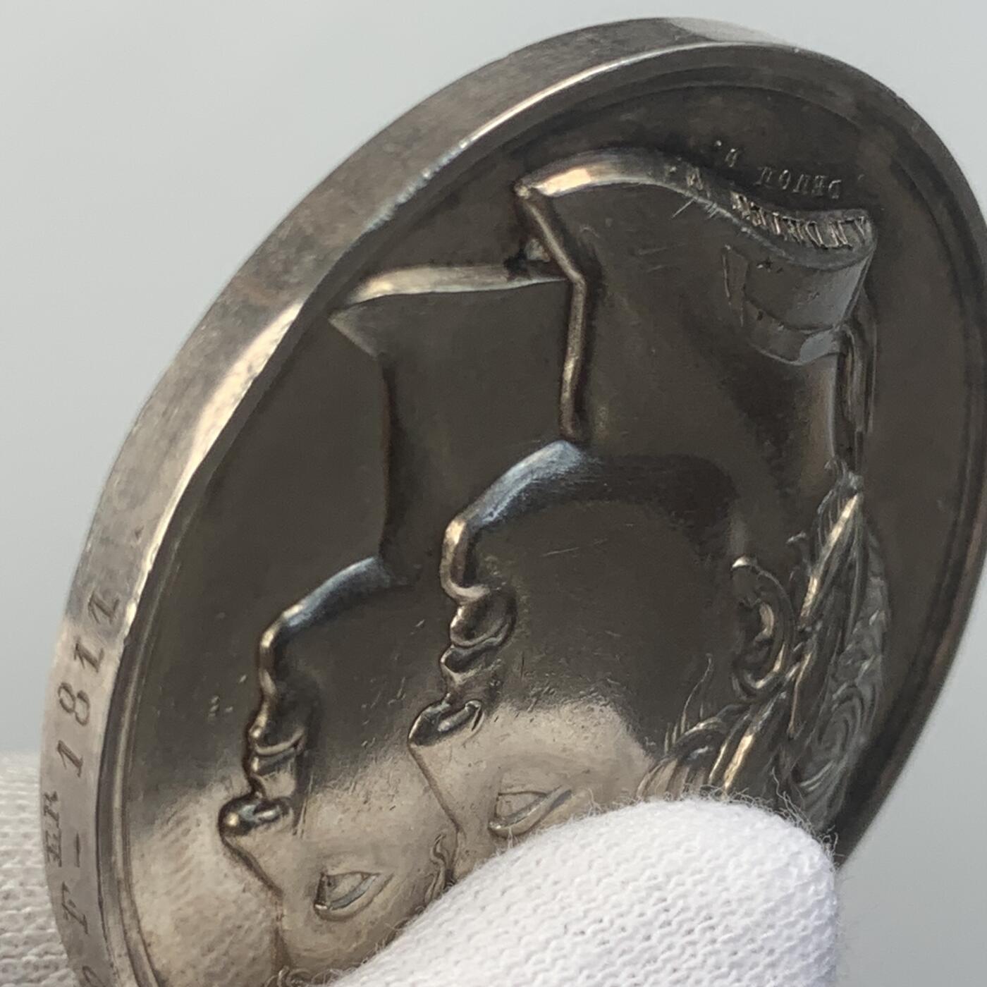 掌中浮雕-藏着的欧洲第043场 1810年拿破仑和玛丽亚·路易丝在巴黎卢浮宫举行婚礼原铸银章，41mm，原铸银章