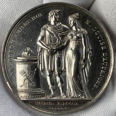 1810年拿破仑和玛丽亚·路易丝在巴黎卢浮宫举行婚礼原铸银章，41mm，原铸银章