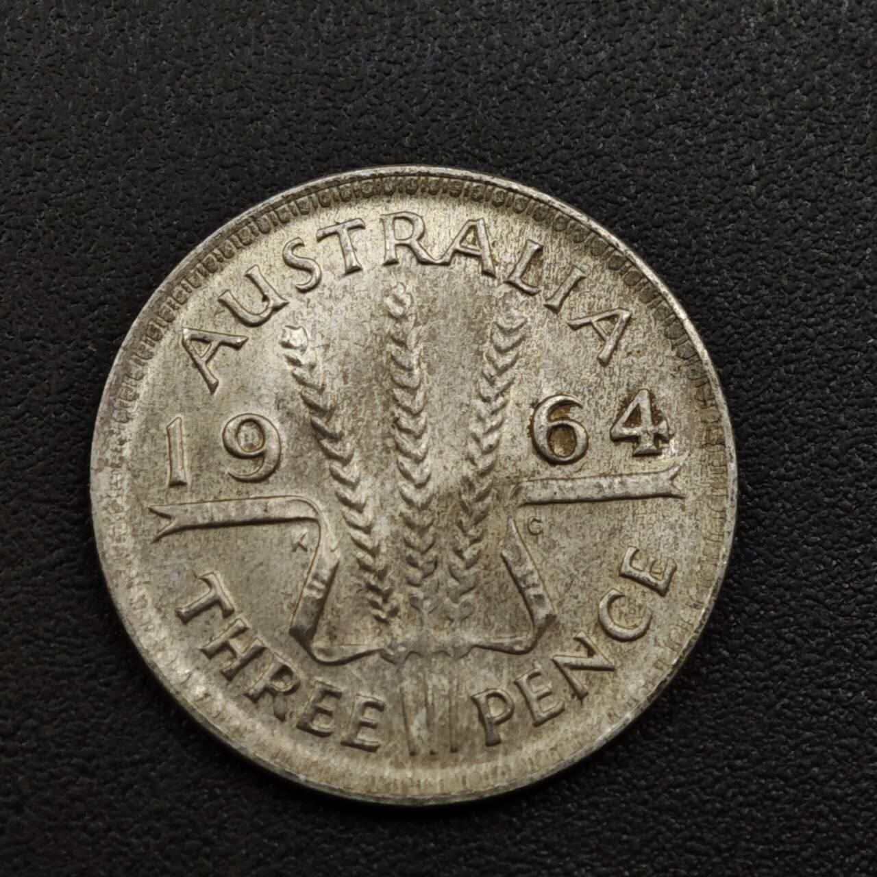 【淘币小摊】实时拍第八百零九拍   散币场   满百包邮可预留二周 每周一统一发货   澳大利亚1964年伊丽莎白二世3便士银币