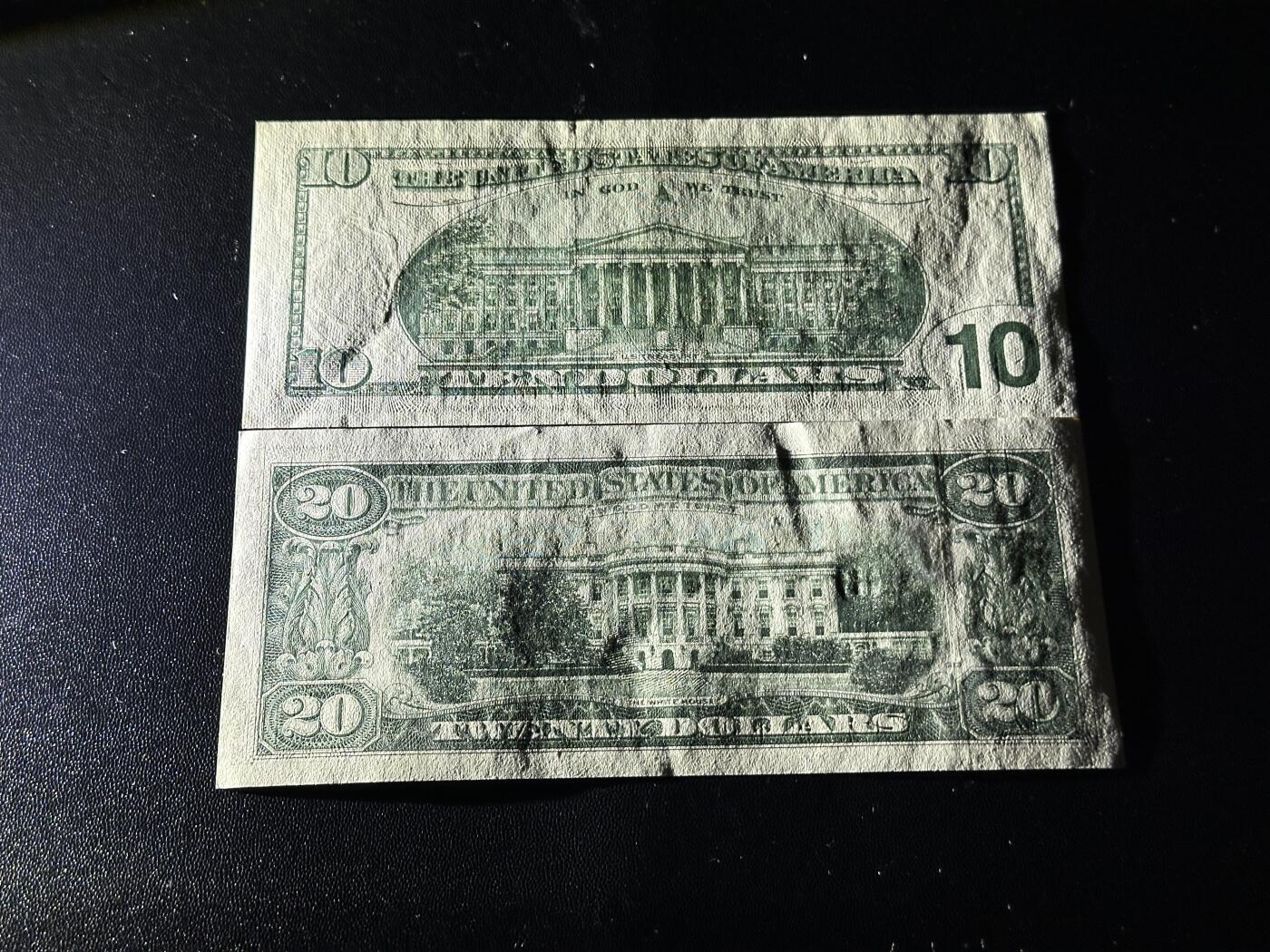 《外钞收藏家》第五百八十八期（优质场）（本平台长期征集拍品、欢迎藏友们联系合作） 1999年美国大头版10美元+1990年美国小头版20美元 2张一起 UNC-