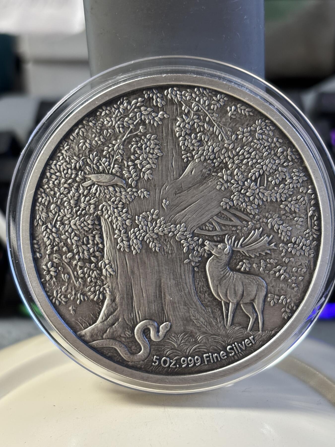 第183期拍卖 北欧神话生物5盎司纪念银章带盒证书，直径63毫米，999银