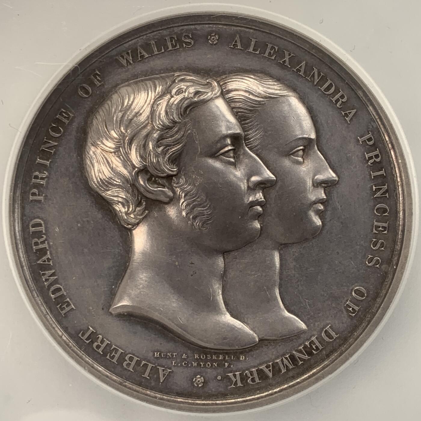 掌中浮雕-藏着的欧洲第043场 PCGS SP62 : 1863年英国威尔士亲王爱德华与丹麦亚历山德拉公主大婚纪念银章，63mm