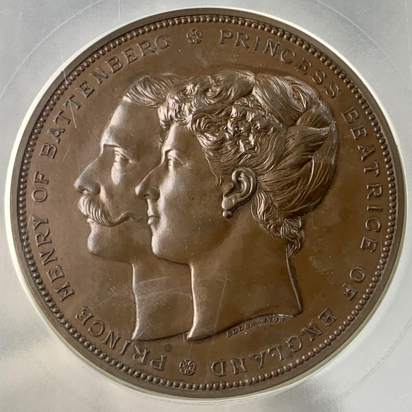 掌中浮雕-藏着的欧洲第043场 PCGS SP63 ：1855年英国维多利亚女王最小的女儿比阿特丽斯公主与巴腾堡的亨利王子大婚铜章，64mm
