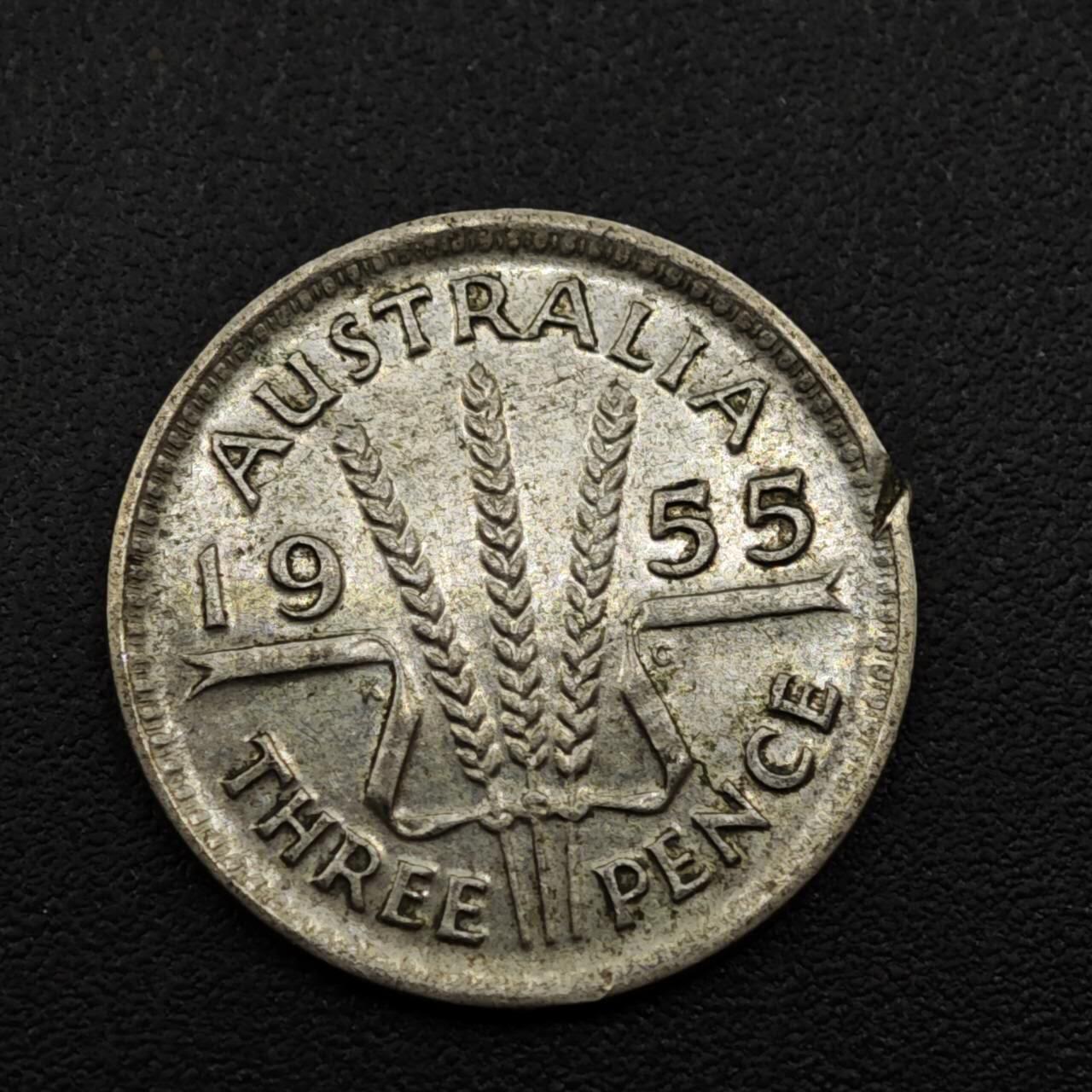 【淘币小摊】实时拍第八百零九拍   散币场   满百包邮可预留二周 每周一统一发货   澳大利亚1955年伊丽莎白二世3便士银币