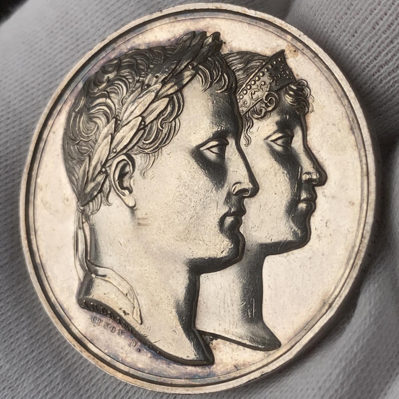 掌中浮雕-藏着的欧洲第043场 1810年拿破仑和玛丽亚·路易丝在巴黎卢浮宫举行婚礼原铸银章，41mm，原铸银章