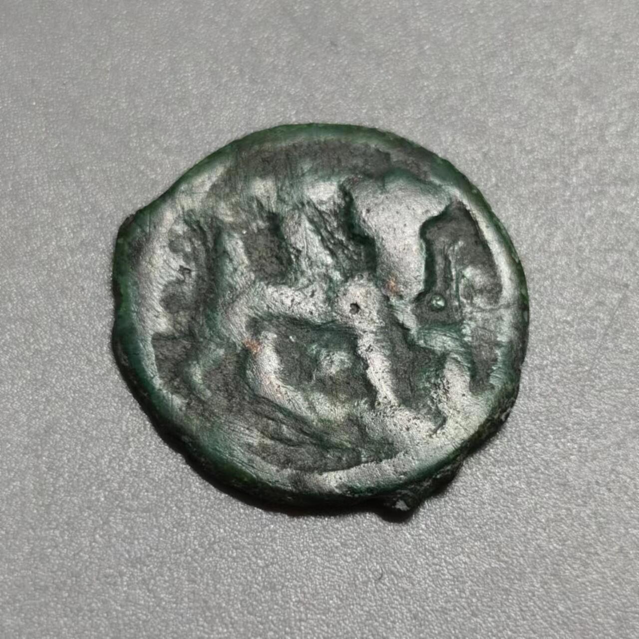 七河·世界钱币杂件水晶矿标小拍（总第29期） 藏家出品（20）X375 昭武九姓·西粟特 骆驼铜币   本件拍品由合作藏家负责邮寄