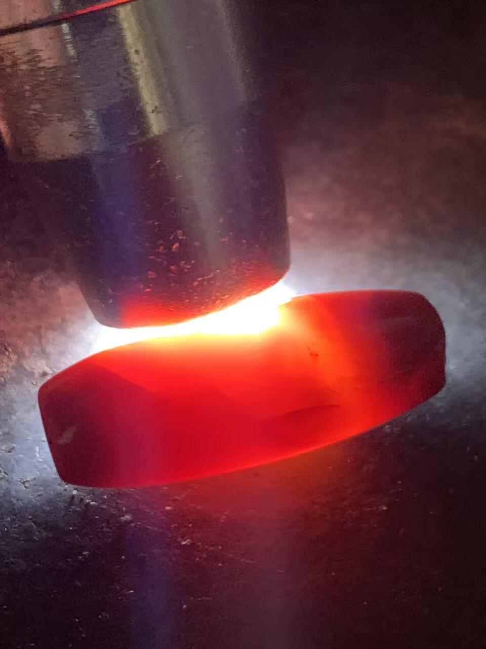 高玉化北漂战国红玛瑙瑕疵桶珠一个！