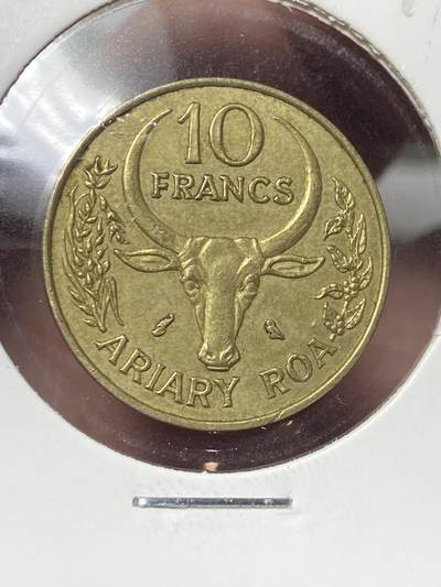 2025年第一百三十二场(总第一百五十八场）外国好品纸夹散币场(免佣金) - 马达加斯加🇲🇬1970年10法郎(Owl–猫头鹰标)