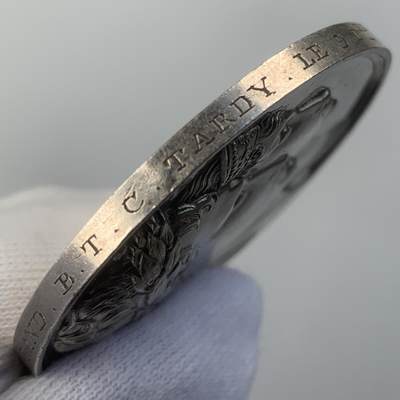 1810年拿破仑和玛丽亚·路易丝在巴黎卢浮宫举行婚礼原铸银章，41mm，原铸银章