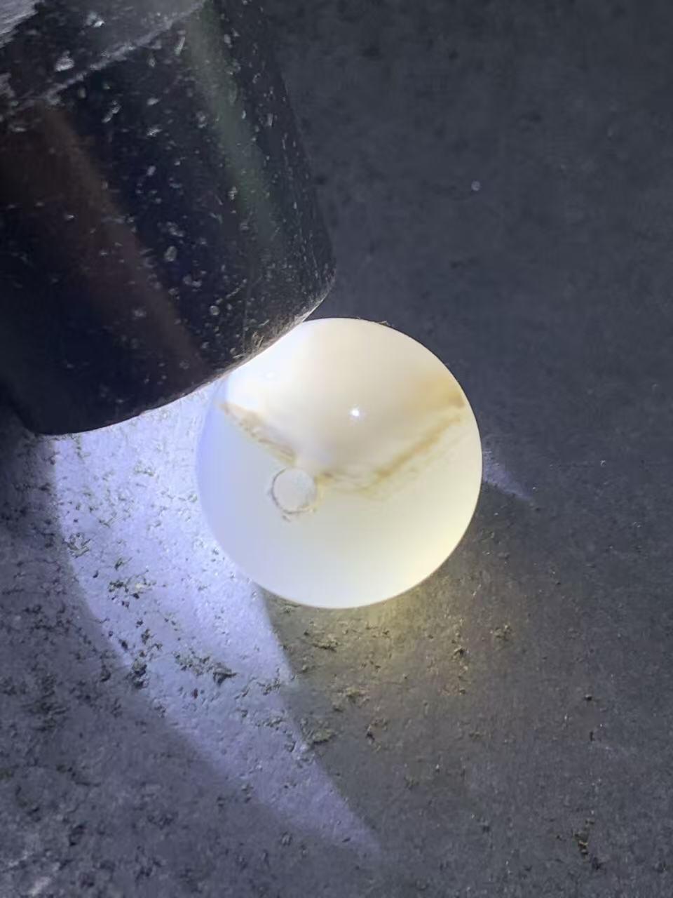 原皮海洋玉髓通货随形圆珠一颗，