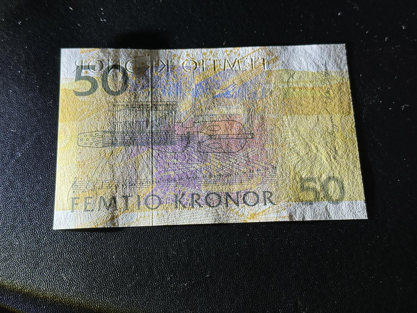 《外钞收藏家》第五百八十八期（优质场）（本平台长期征集拍品、欢迎藏友们联系合作） 瑞典50克朗 初版夜莺 全新UNC 尾2288