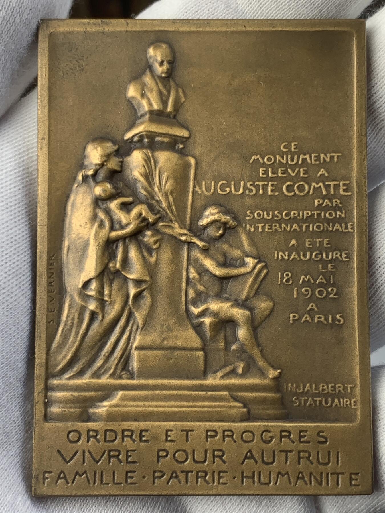 掌中浮雕-藏着的欧洲第043场 1902年法国哲学家“社会学之父”奥古斯特•孔德纪念碑揭幕铜章，  70 X 49mm