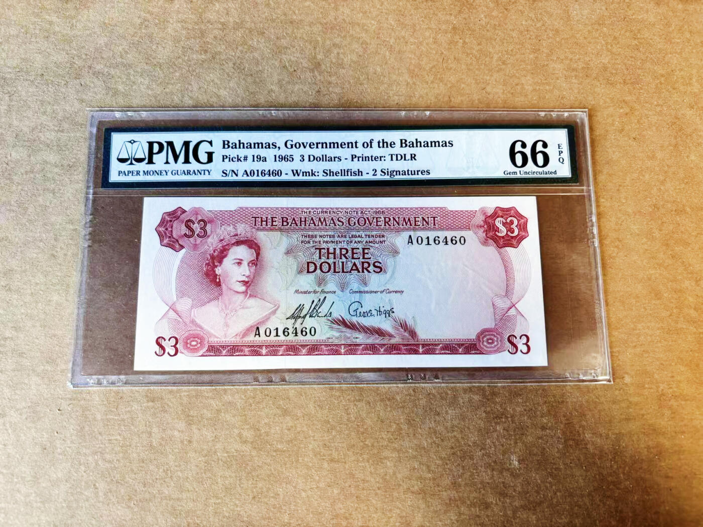 【Blue Auction】世界纸币精拍第755期——18级TOP拍卖/信誉/品质/专业/高效💫 【初版A冠】巴哈马 1965年3元 彩背 女王 PMG66EPQ 老壳