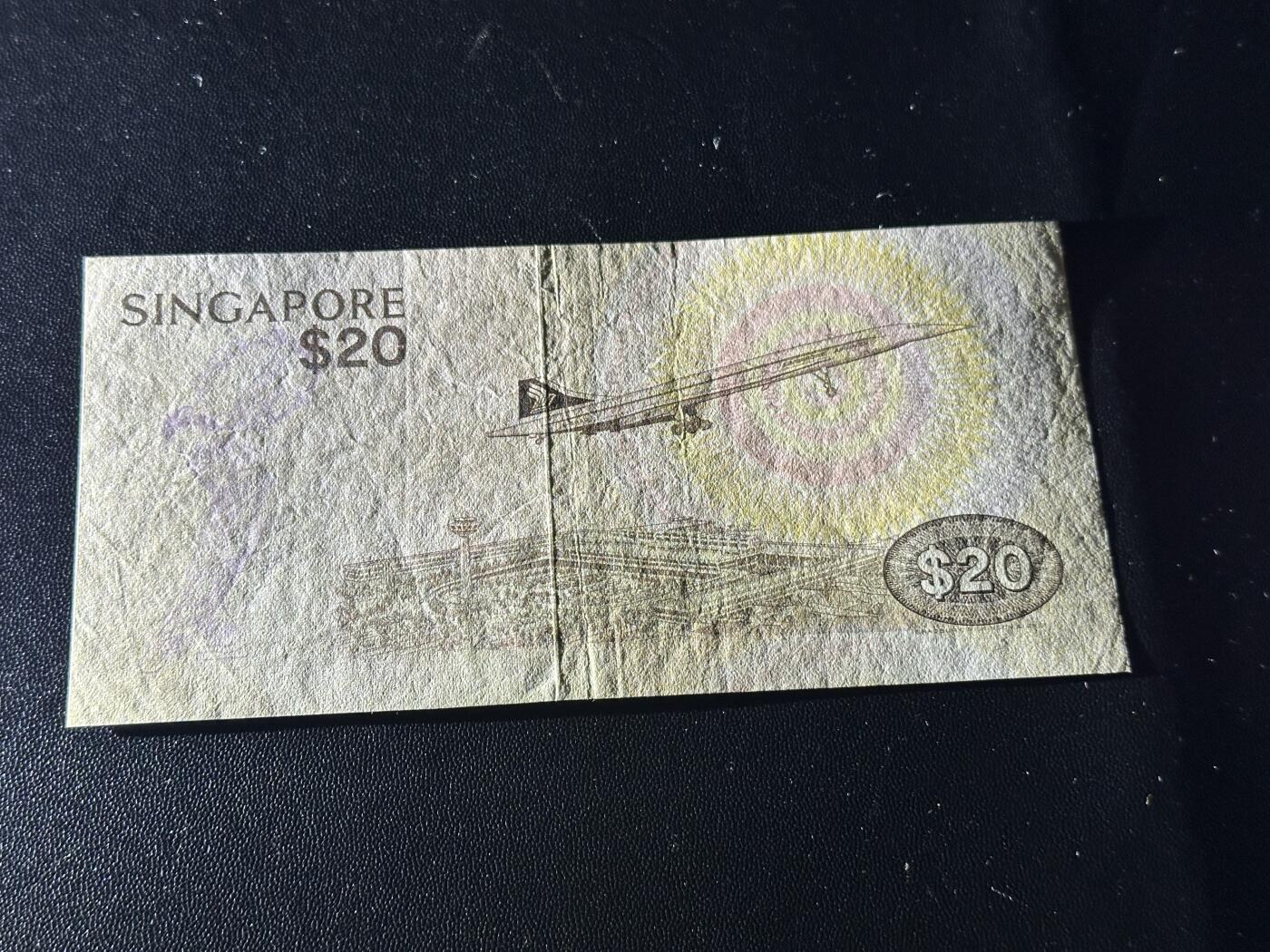 《外钞收藏家》第五百八十八期（优质场）（本平台长期征集拍品、欢迎藏友们联系合作） 新加坡鸟版20元 非全新 品相如图