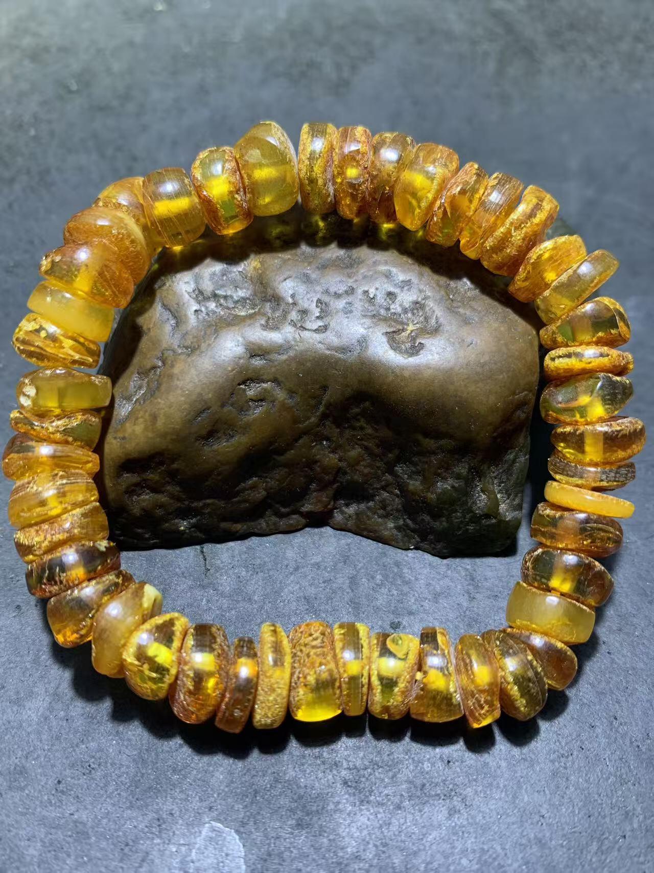 天然原矿俄料蜜蜡原皮随形手串1条！