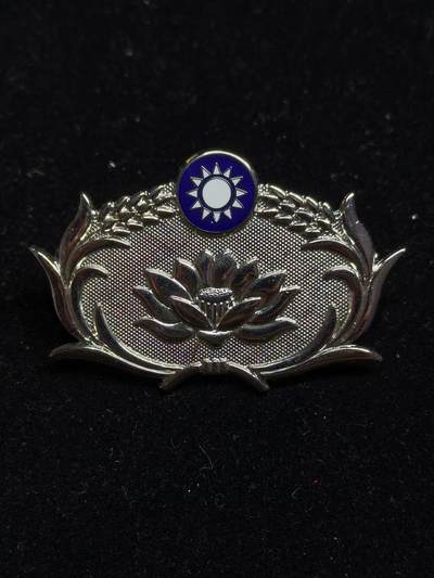 铭记历史 勿忘国耻 抗战胜利80周年精品专场 第二场 - 宪兵胸标银色 士官佩戴