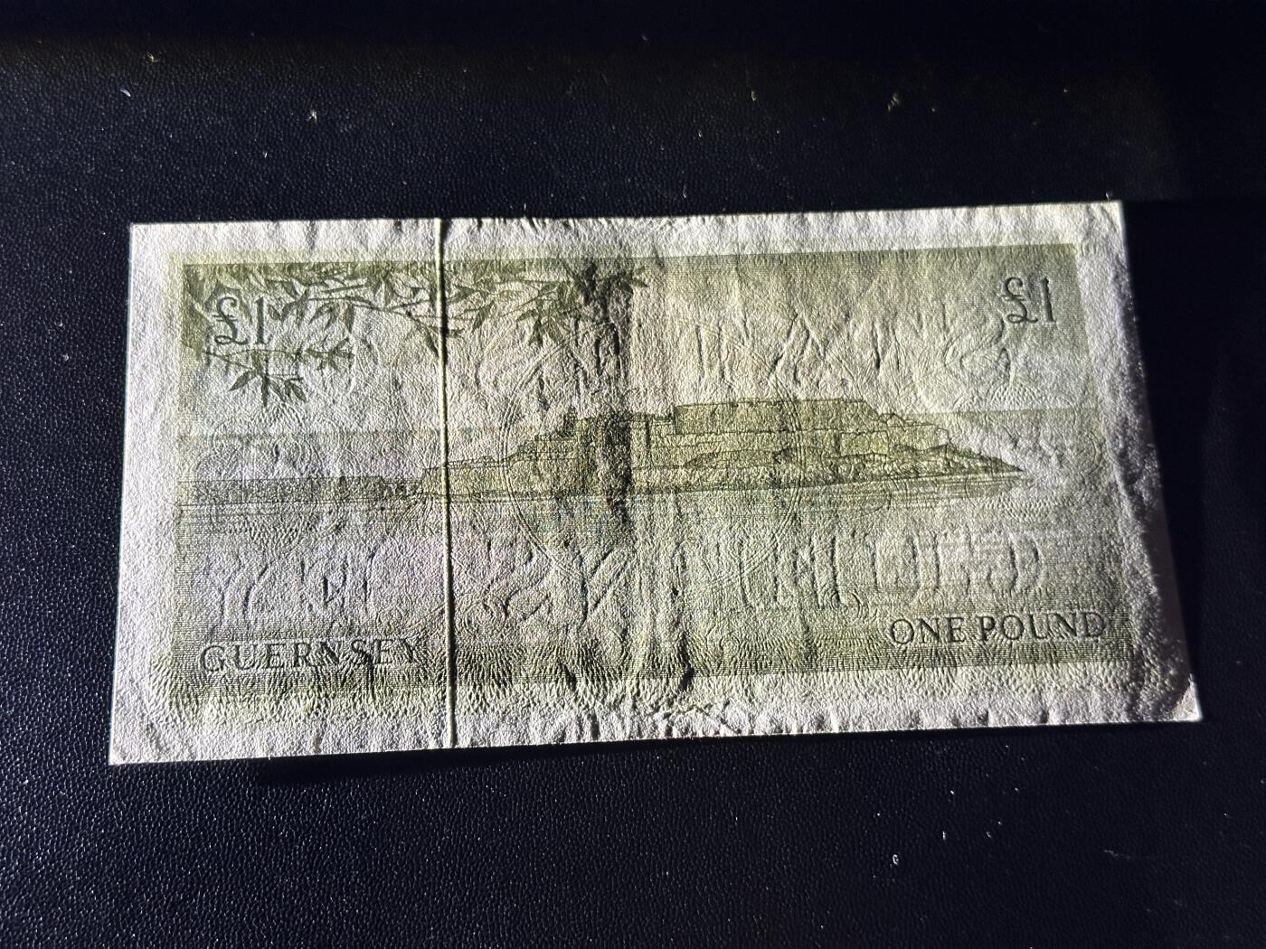 《外钞收藏家》第五百八十八期（优质场）（本平台长期征集拍品、欢迎藏友们联系合作） 格恩西1镑 精美票面 非全新 品相如图