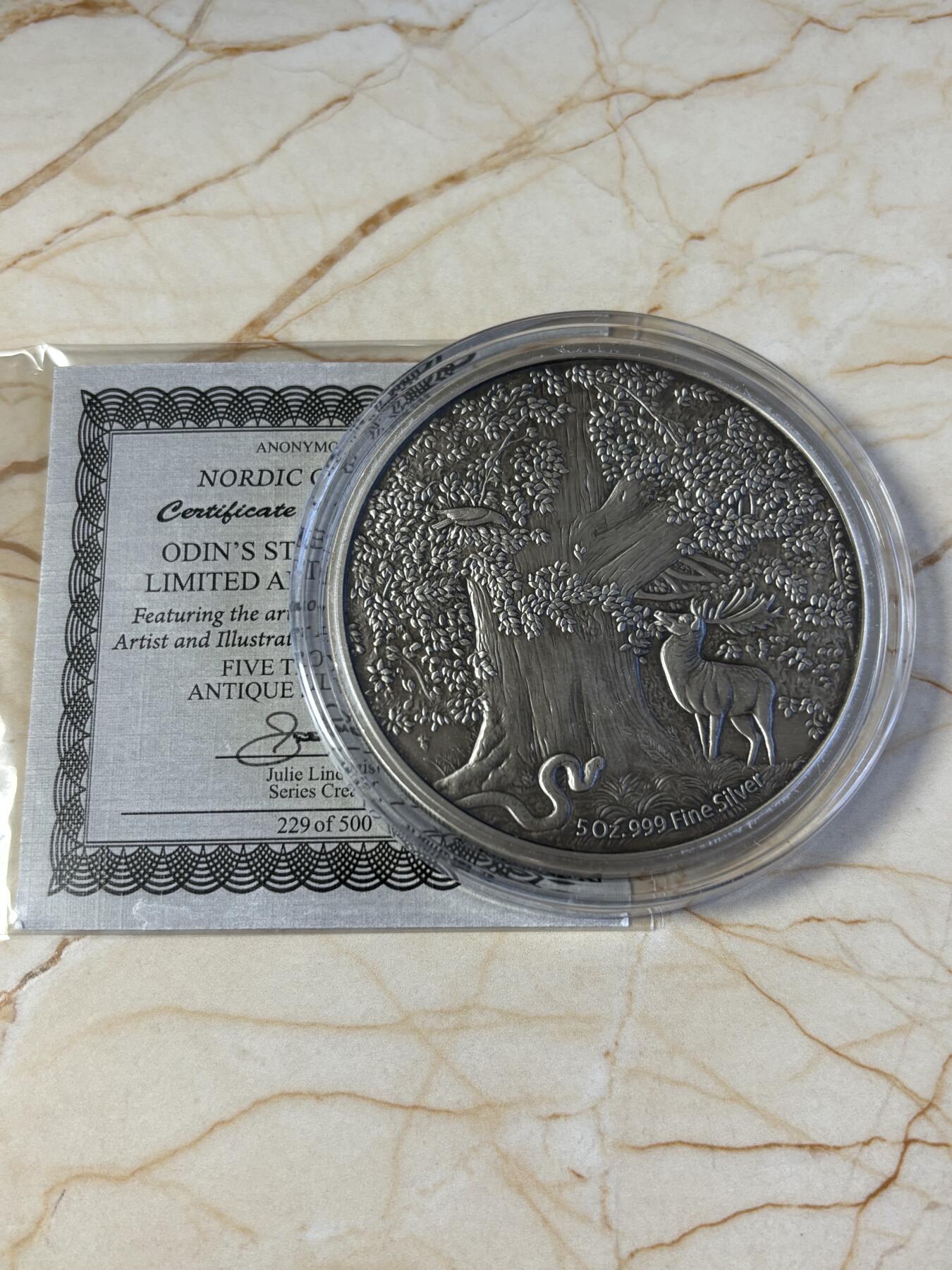 第183期拍卖 北欧神话生物5盎司纪念银章带盒证书，直径63毫米，999银