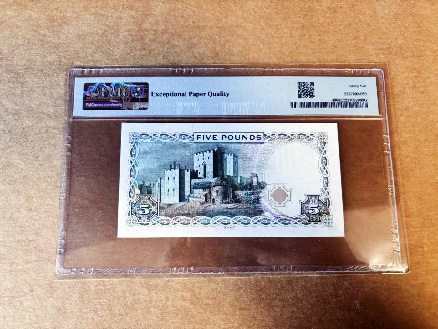 【Blue Auction】世界纸币精拍第755期——18级TOP拍卖/信誉/品质/专业/高效💫 【倒置号】马恩岛 2015年5镑 女王  PMG66EPQ 