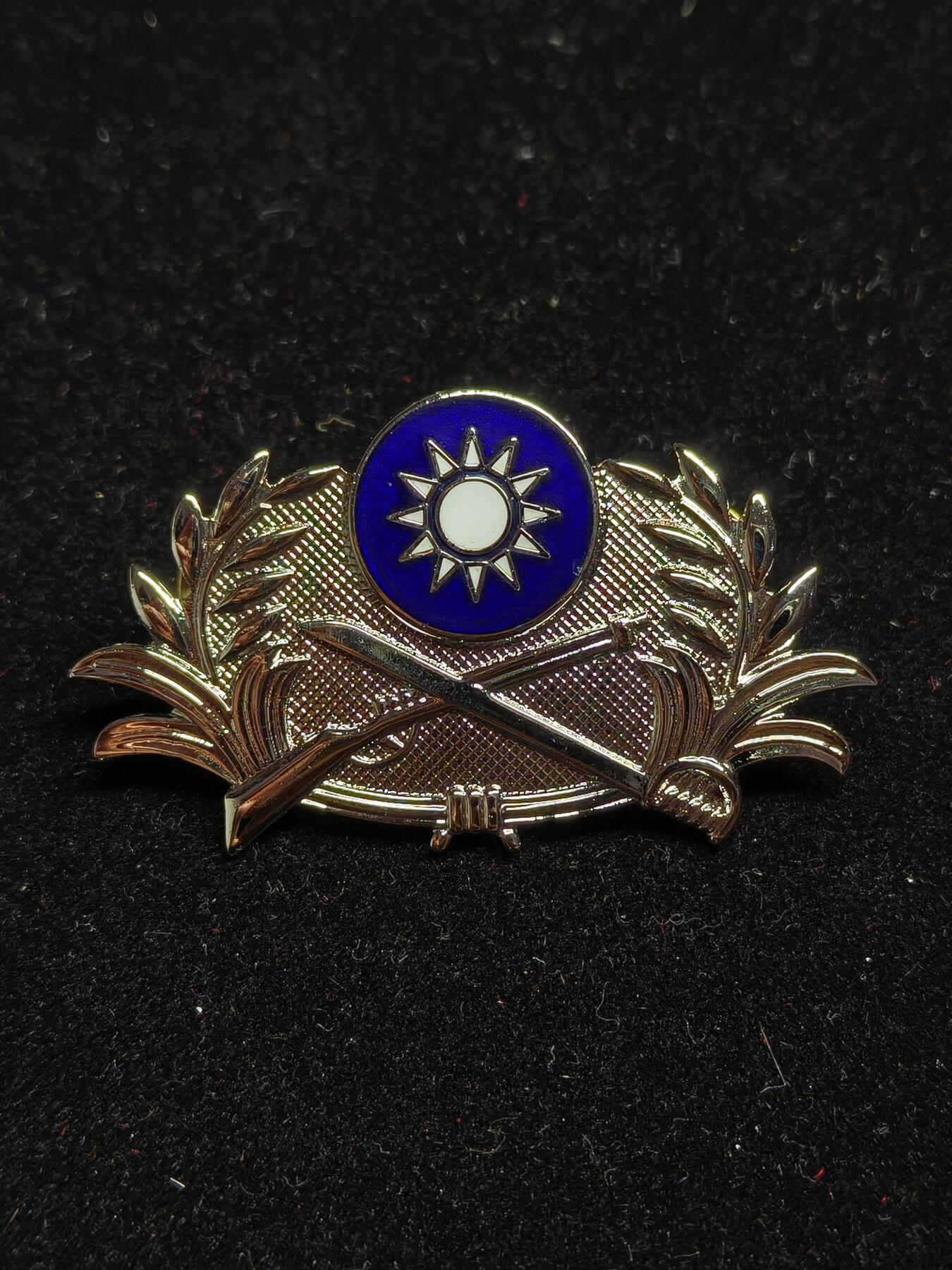 铭记历史 勿忘国耻 抗战胜利80周年精品专场 第二场 陆军司令部银色荣誉徽章