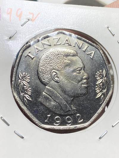 2025年第一百三十二场(总第一百五十八场）外国好品纸夹散币场(免佣金) - 原光未流通–坦桑尼亚🇹🇿1992单年份20先令(独立后第二套第二版，缩小尺寸版)