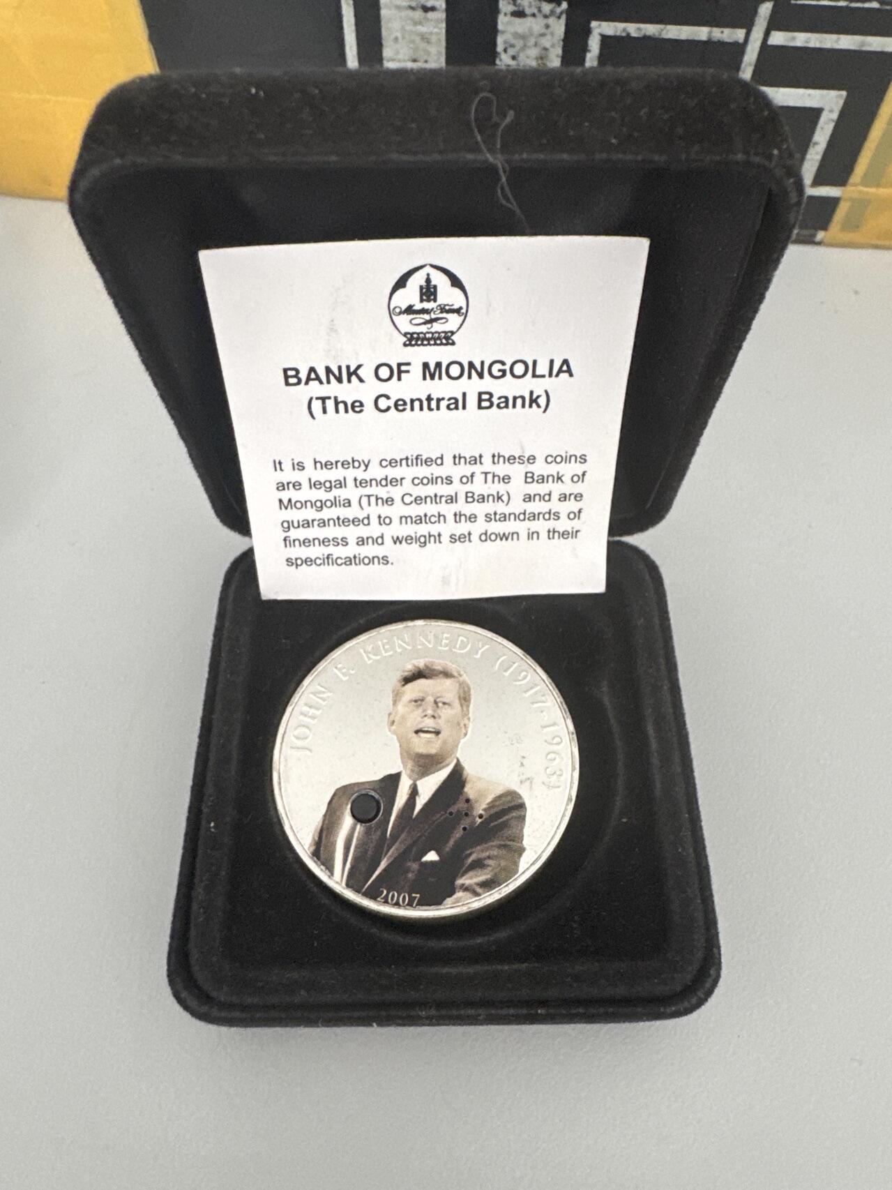 ❤️【币观天下】❤️ 第332期钱币拍卖- 2025.11.28周五晚上6点半场-长期征集拍品 蒙古国2007年里根总统讲话银币（没电了盒证齐全）