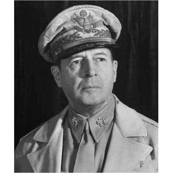 【艺术】美国艺术大章 二战英雄五星上将麦克阿瑟 高浮雕精制超大铜章 78MM 186克