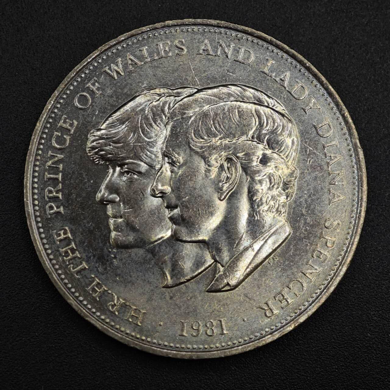 【淘币小摊】实时拍第八百一十拍   散币场   满百包邮可预留二周 每周一统一发货   英国1981面戴安娜王妃大婚克朗纪念币