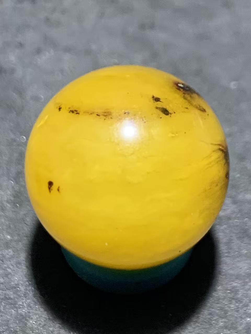 天然乌克兰蜜蜡通货圆珠一颗