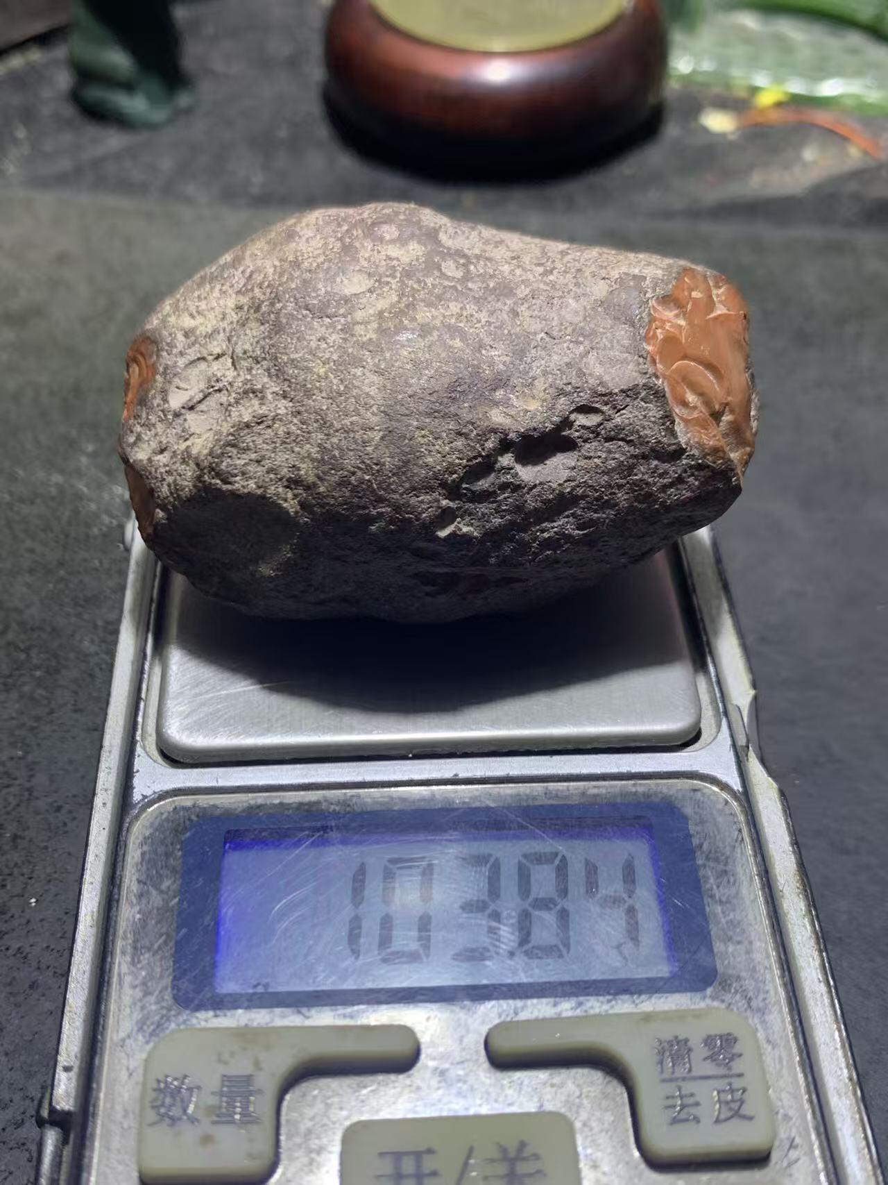 精美南红玛瑙原石伴生矿红碧石开窗料原石一颗，