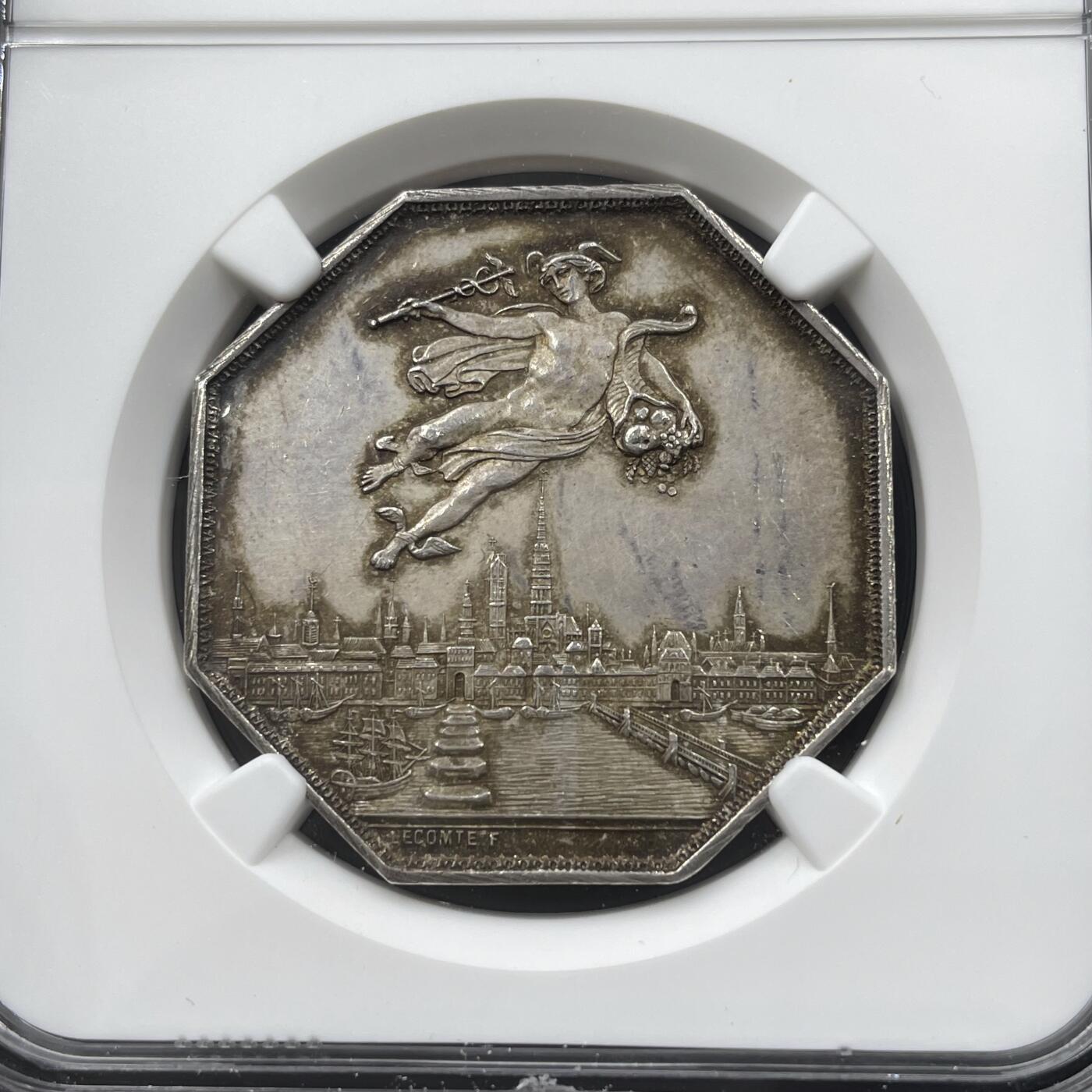 「木头集藏」章牌精品专场！ Lecomte～法国鲁昂商会八角银章，MS 62 ，直径：34 mm，品相不错。