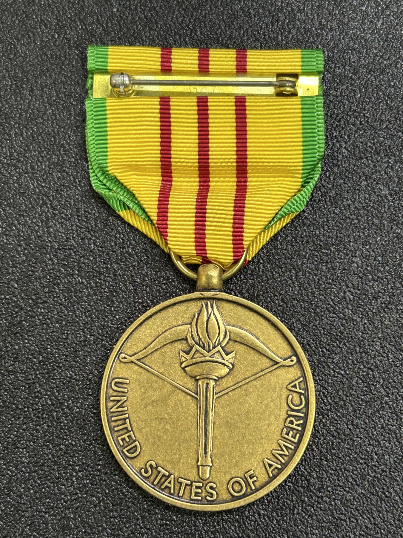 西秦中古拍卖第六十七期 美国越南服役奖章 越南战争奖章