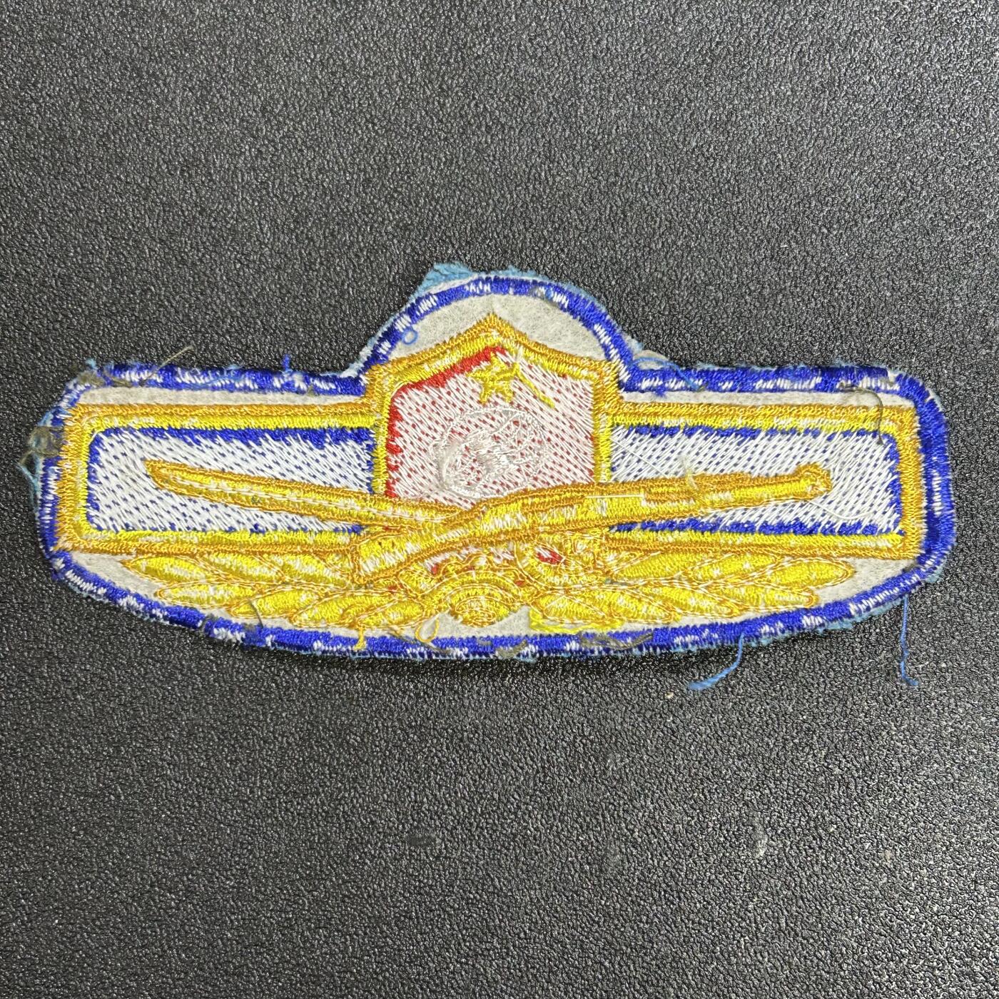 西秦中古拍卖第六十七期 越南人民军通信兵胸标