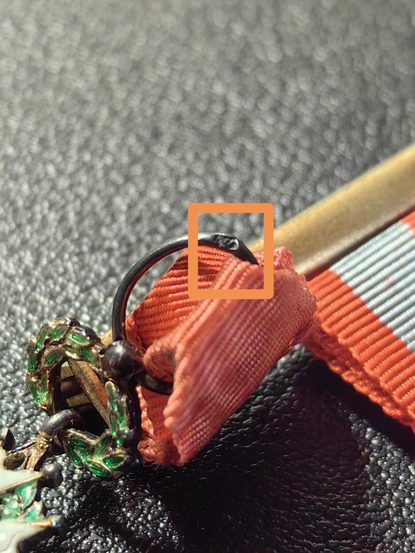 靖甫拍卖第十二场 法国殖民地军官勋奖章迷你章联排 军官级荣誉军团、贝宁黑星、摩洛哥阿拉维勋章，共3银2铜