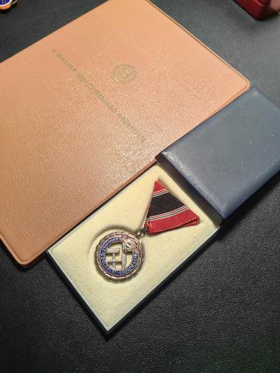 靖甫拍卖第十二场 - 匈牙利银级矿工光荣勋章带证