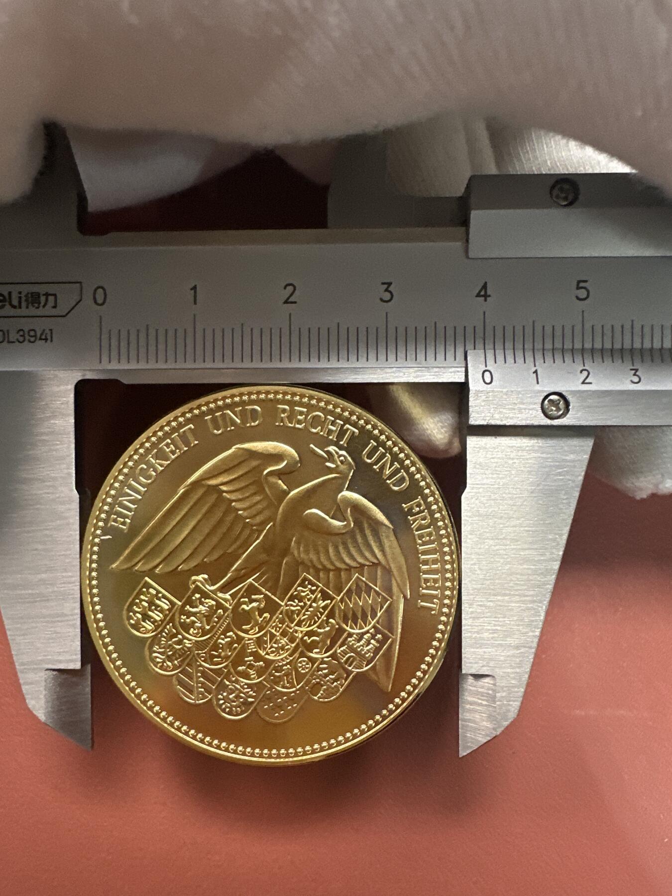 12.4铜章专场 德国勃兰登堡门+鹰徽+州徽 高浮雕精制 镀金铜章 40MM