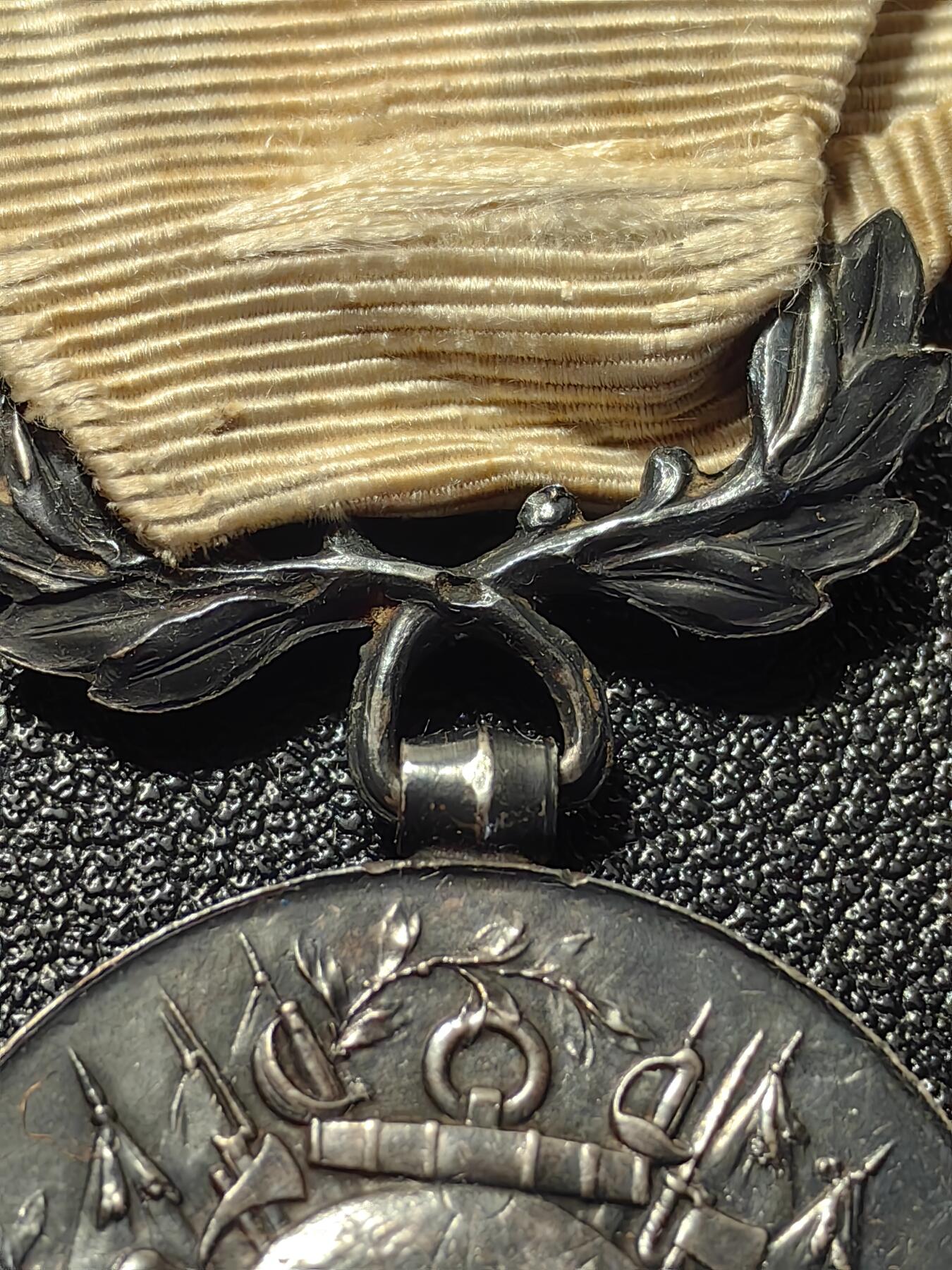 靖甫拍卖第十二场 法国殖民奖章 早期双面勋饰 打银标