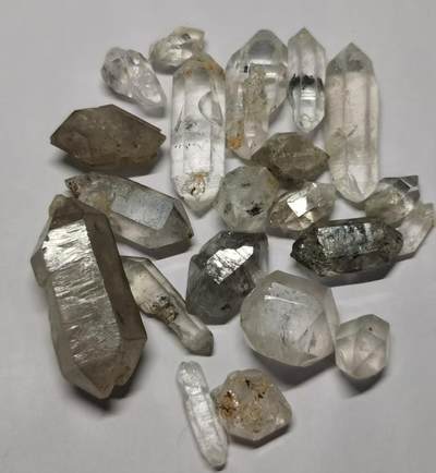 七河·世界钱币杂件水晶矿标小拍（总第29期） - 藏家出品 X599 云贵闪灵水晶一组约 100 克 本件由合作藏家负责邮寄