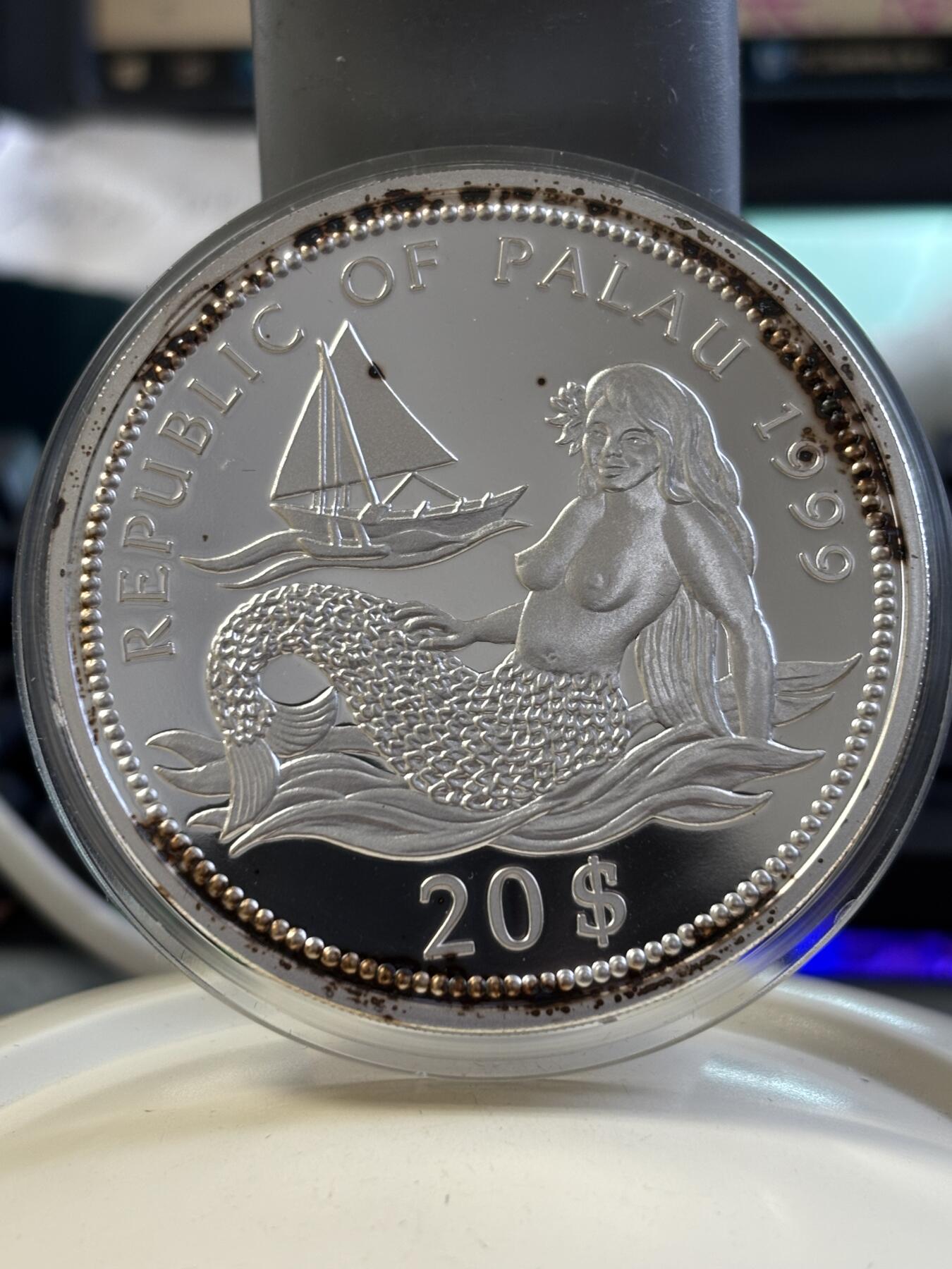 第183期拍卖 帕劳1999年海洋生物美人鱼彩色5盎司彩色纪念银币有氧化，155.55克，发行500枚