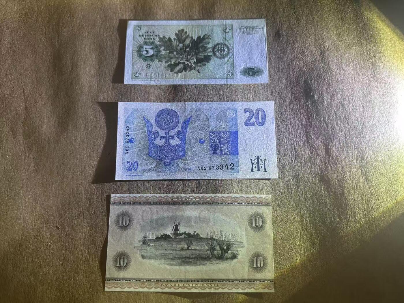 【礼羽收藏】🌏世界钱币拍卖第113期 1980年德国5马克、1974年丹麦10克朗、1994年捷克20克朗A冠，三张一起，全新UNC，品相如图