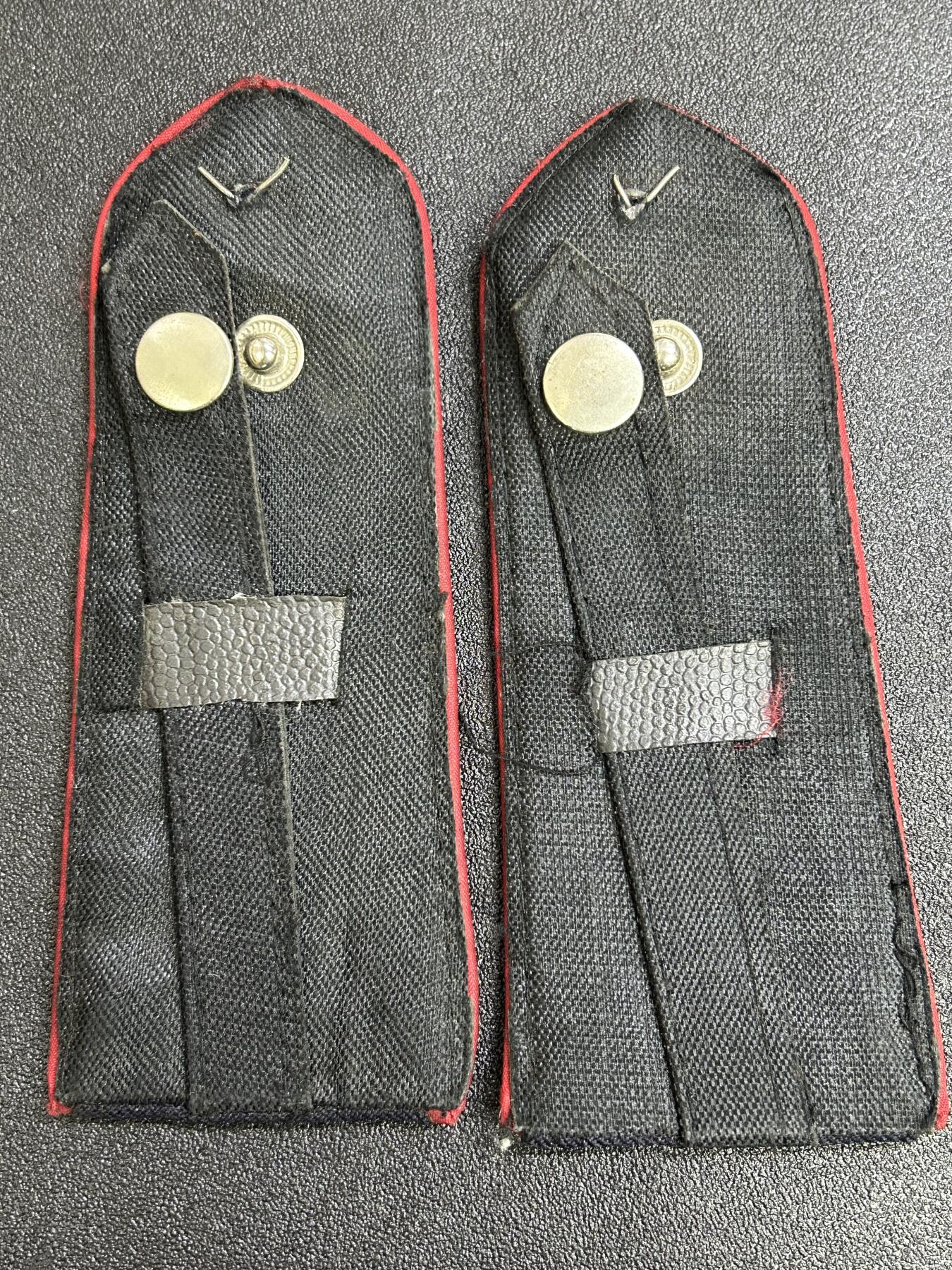 西秦中古拍卖第六十七期 越南二级保卫肩章