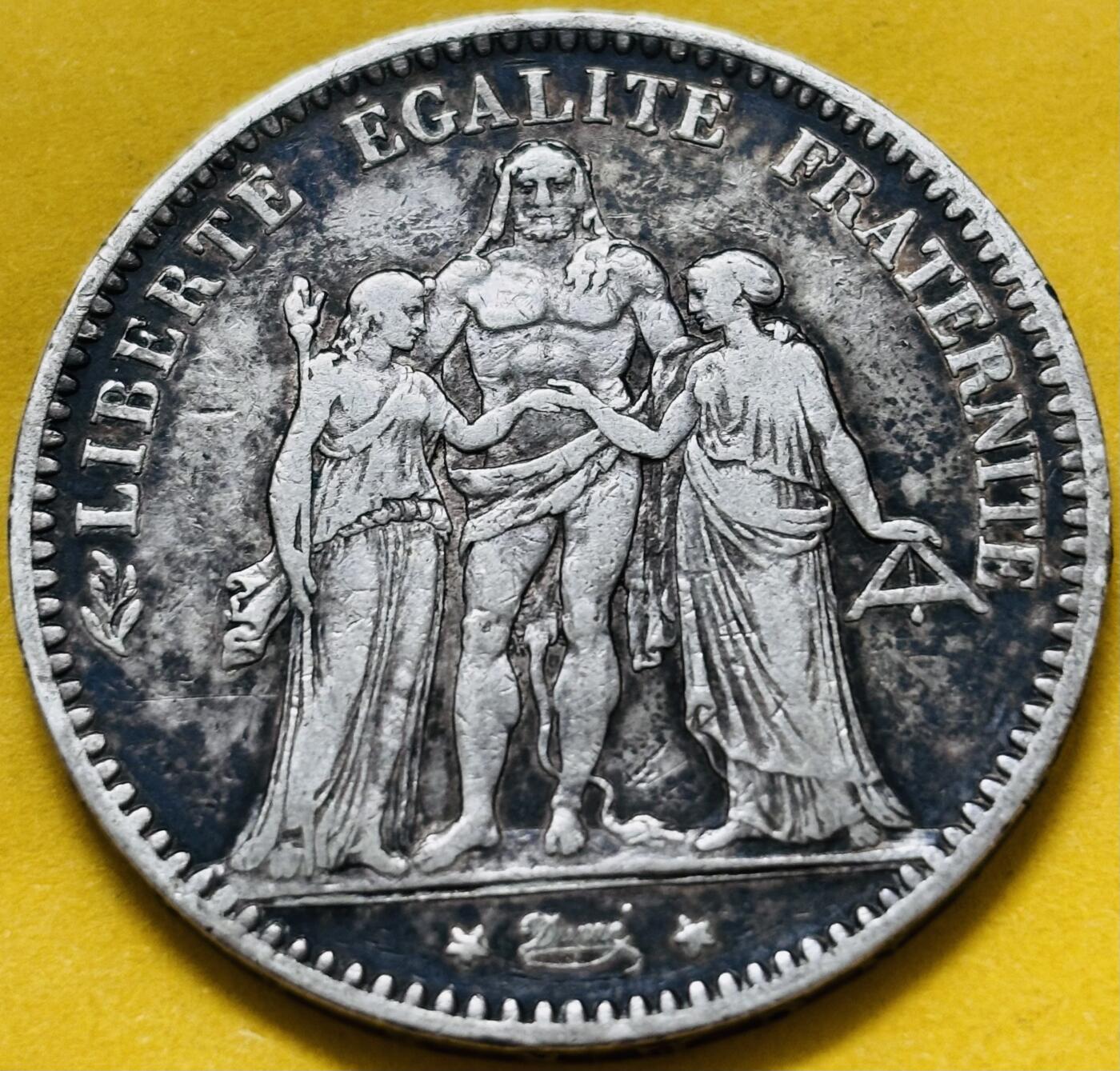 文馨钱币收藏第 283 场，【大雪鉴珍，寒英缀金】金银纪念币精品场，诚邀您的参与【长期接代拍品】 法兰西第三共和国 1875 年大力神 5 法郎大银币，早期第六版本 A 厂 900 高银，双面墨黑底包浆入眼舒服，视觉感强